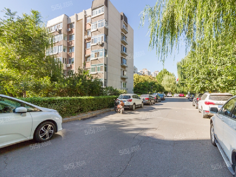 育新花园南向一居室户型,看房方便,北京海淀区西三旗