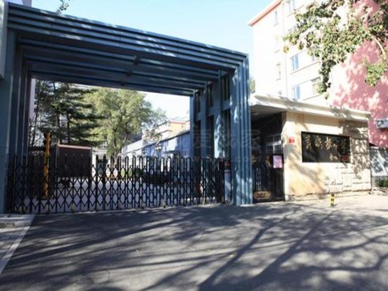 黄城根小学
