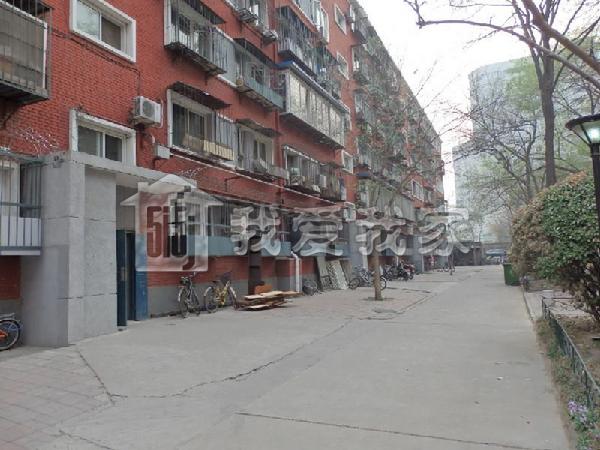 翠微路交通便利4居业主诚售可贷款随时看房