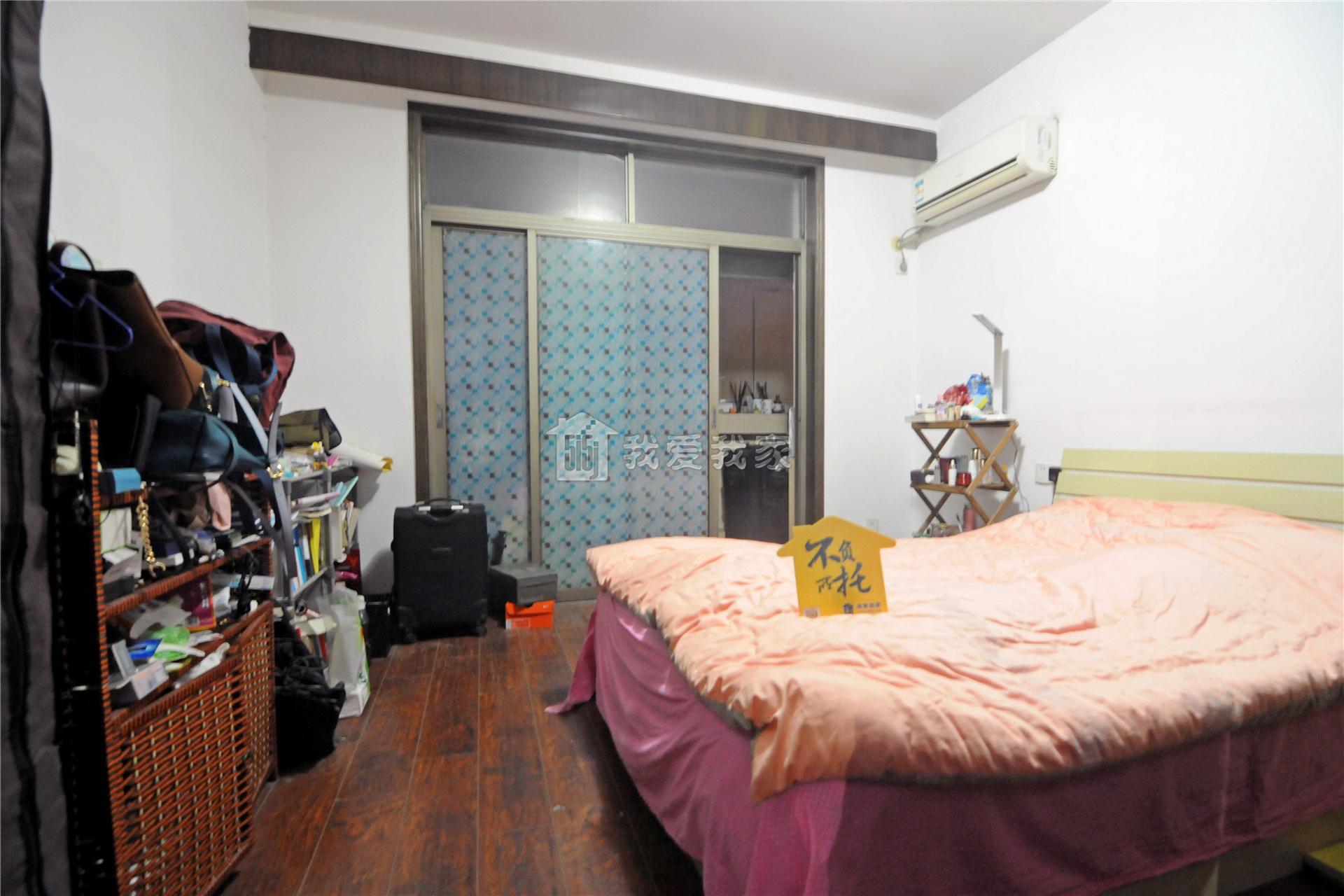 杭州我爱我家哇塞：好房来袭！！！带阁楼约15方，两房的价格住三房。