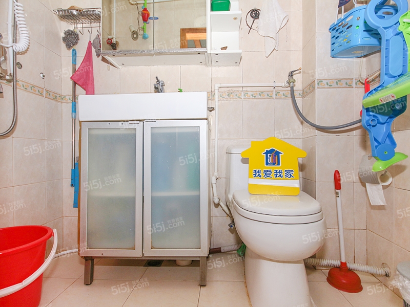 惠新里,八零筑二,紧邻地铁,交通便利,公园,医院.