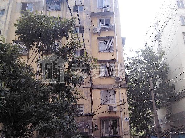 宝塔桥东街小区隶属于南京市鼓楼区金陵小区商圈优质小区,开发商为