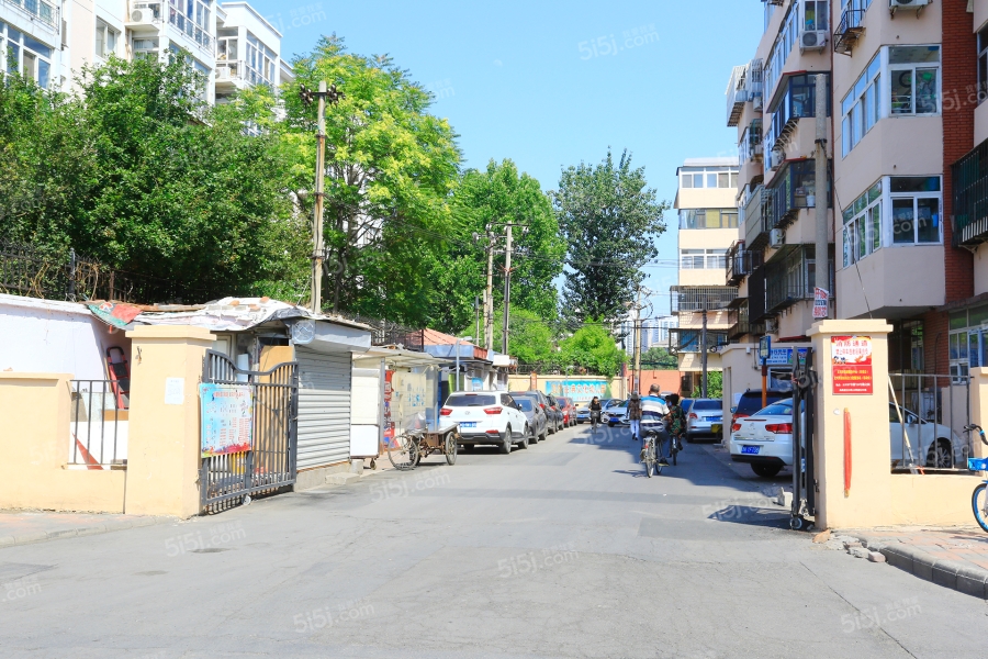 义兴里小区隶属于天津市南开区万兴街商圈优质小区,开发商为天津市房