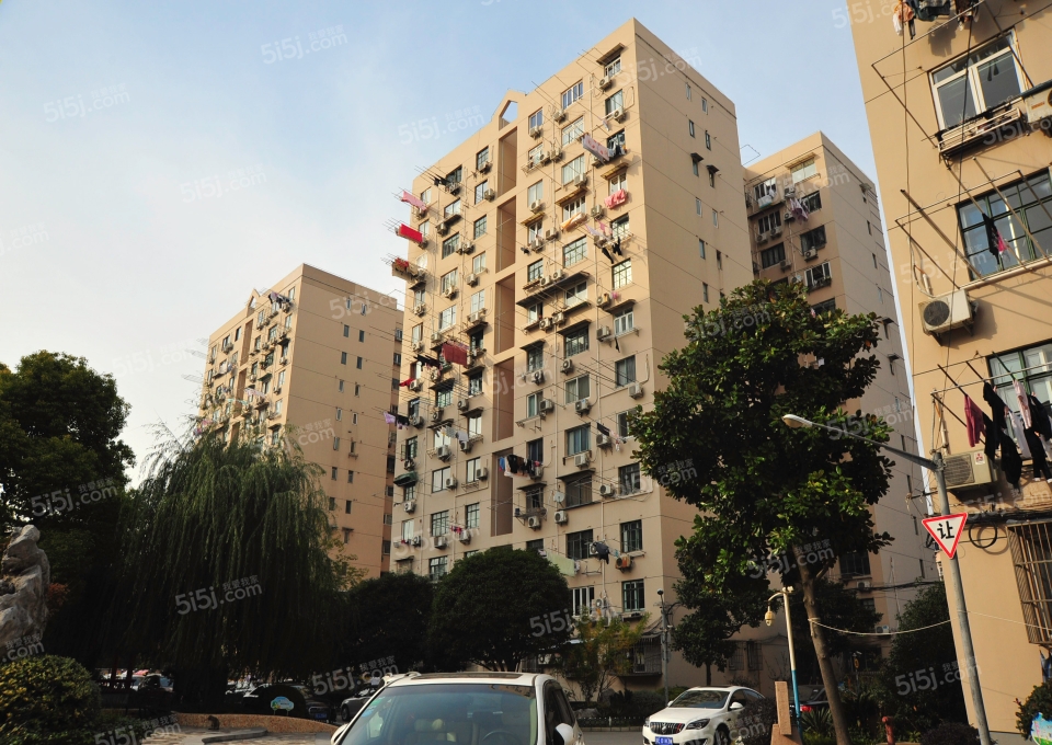 新泾八村