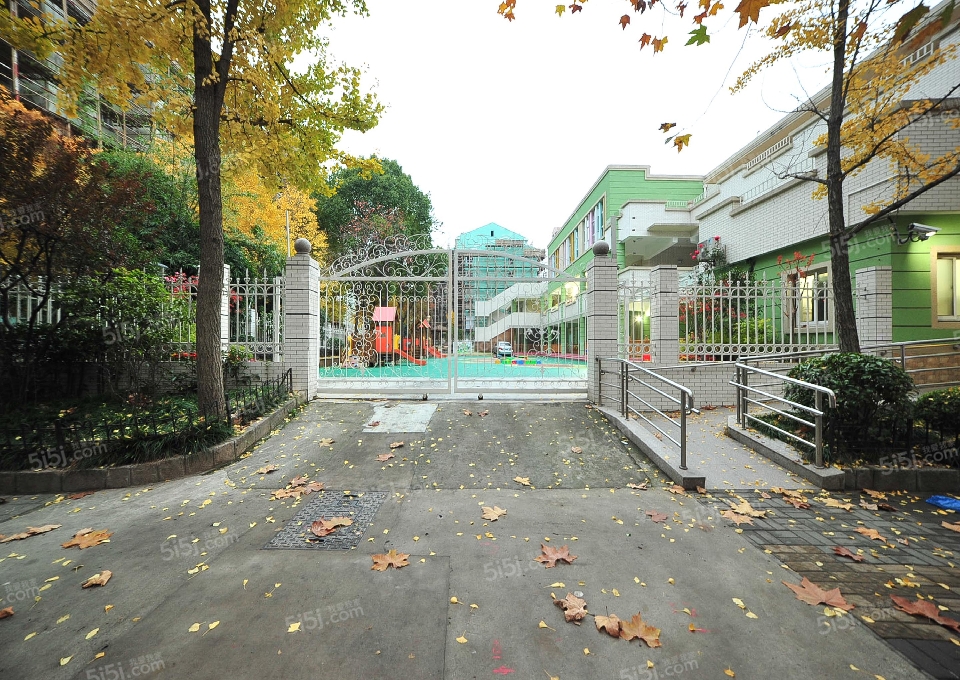 曹杨五村杏梅园