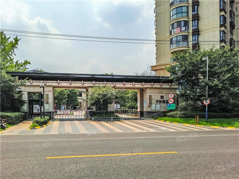 中航樾公馆小区