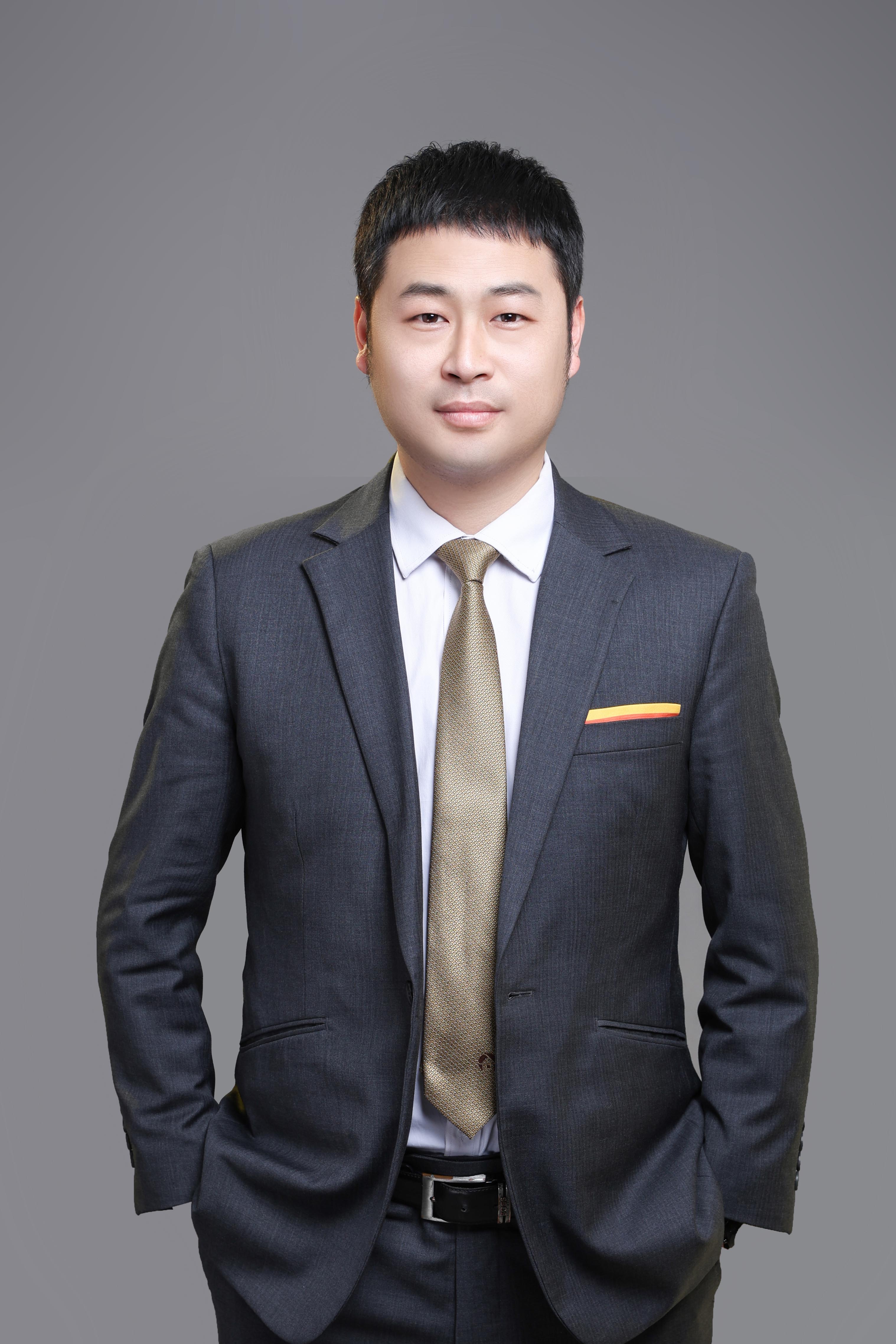 经纪人任建铭