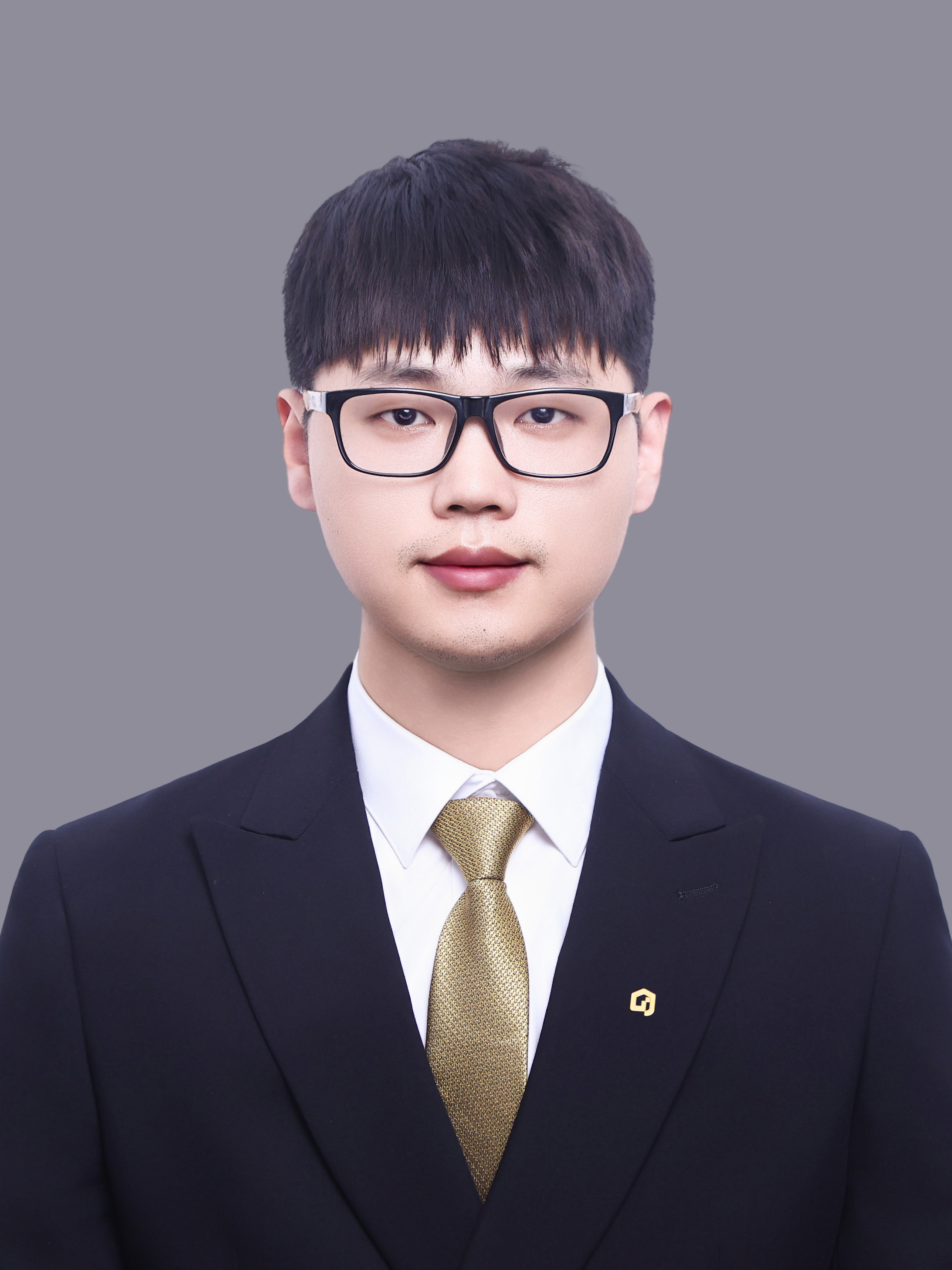 我爱我家经纪人余江中