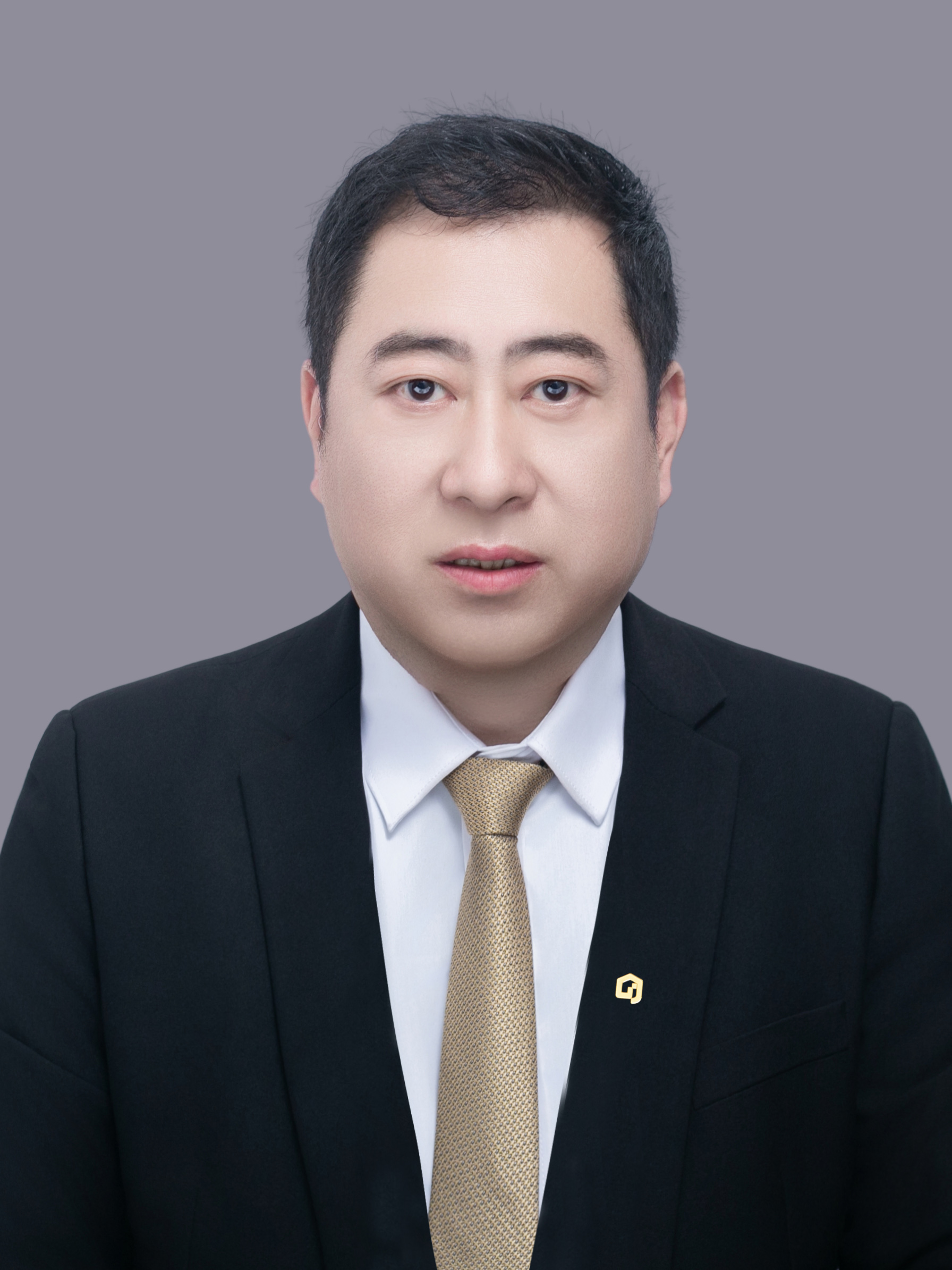 经纪人何栋