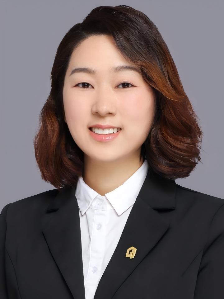 经纪人董霞