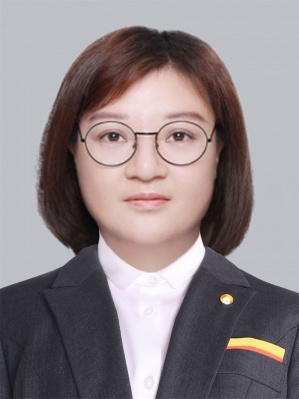 经纪人李颖