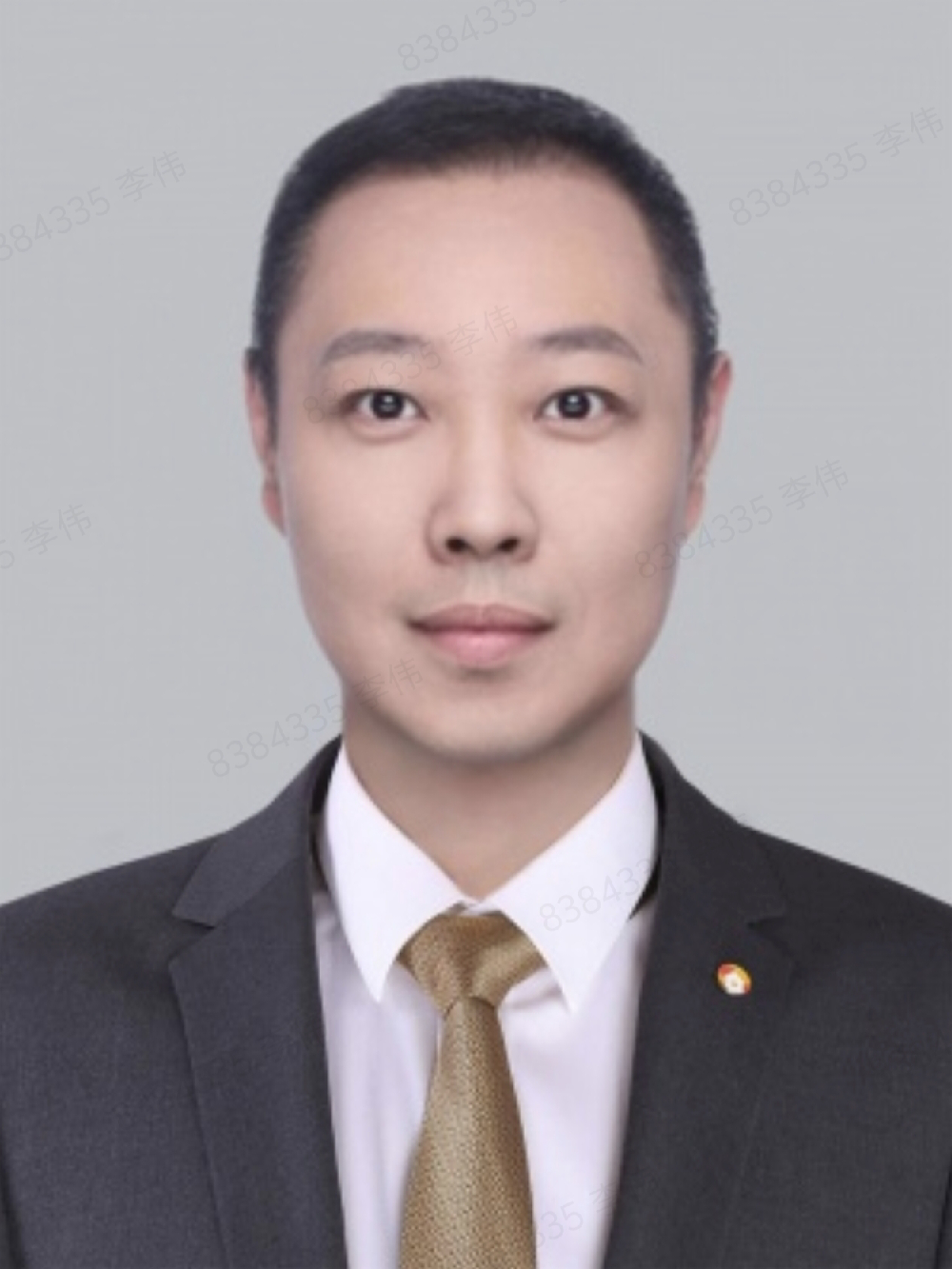 李伟