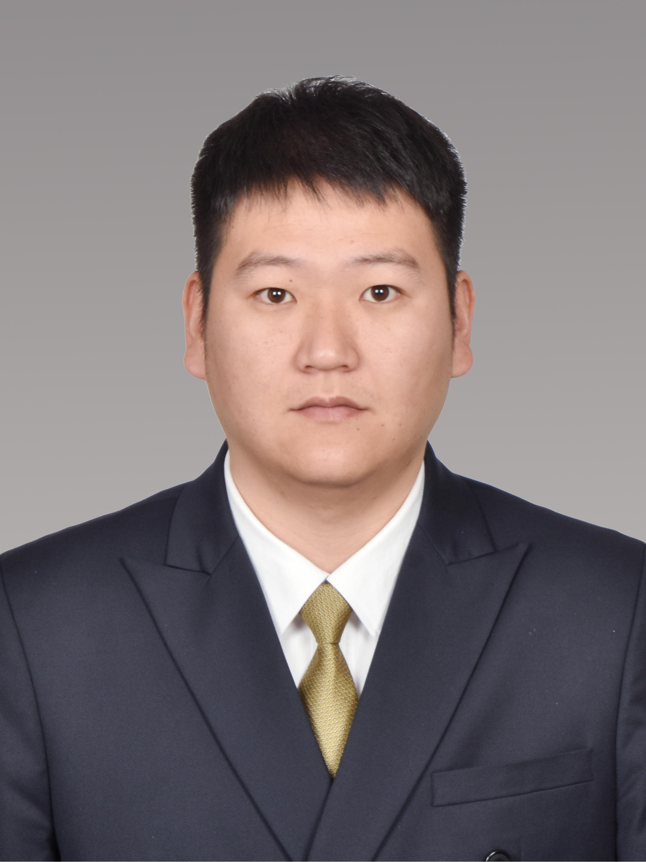 我爱我家经纪人闫鹤鸣
