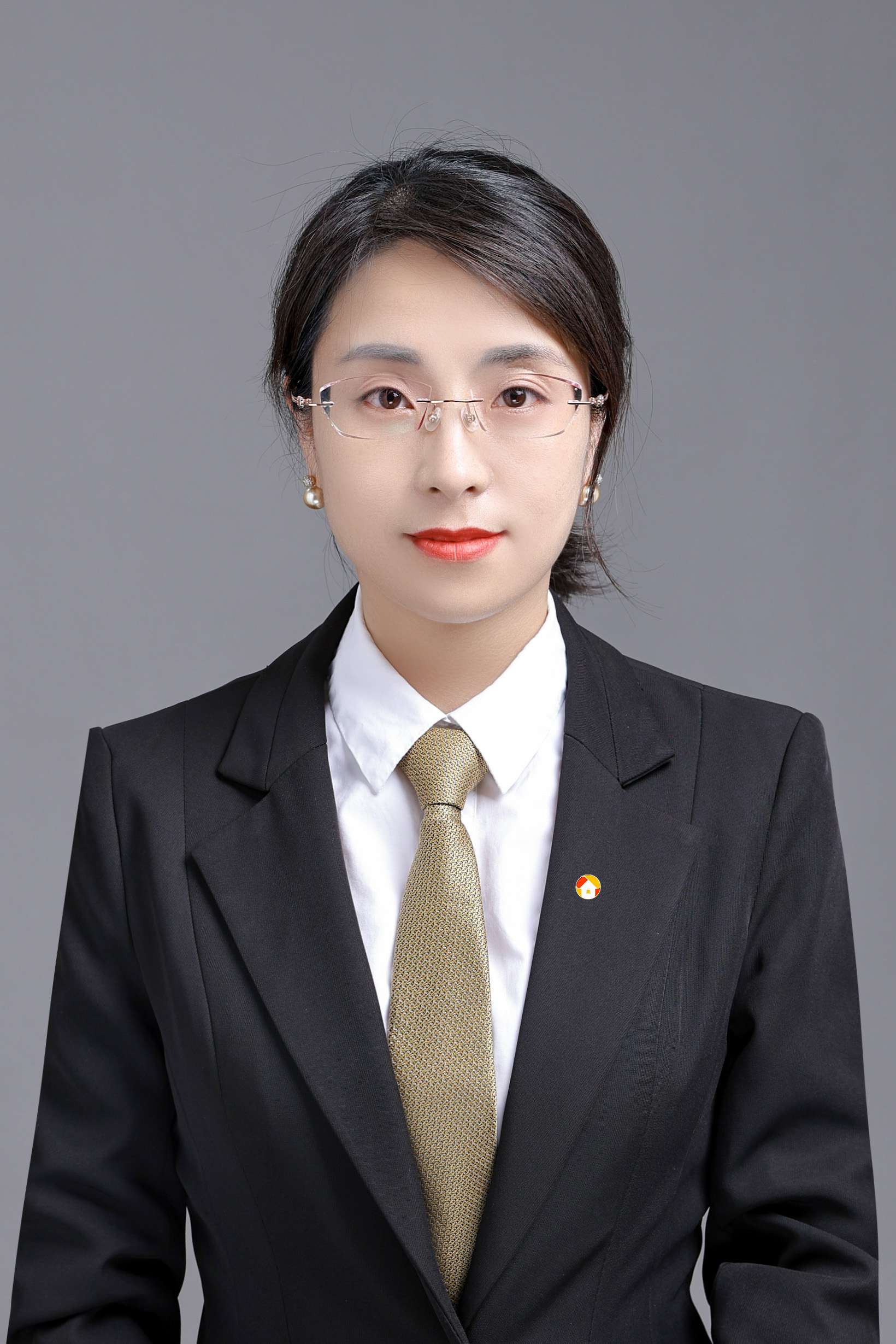 经纪人王明芳