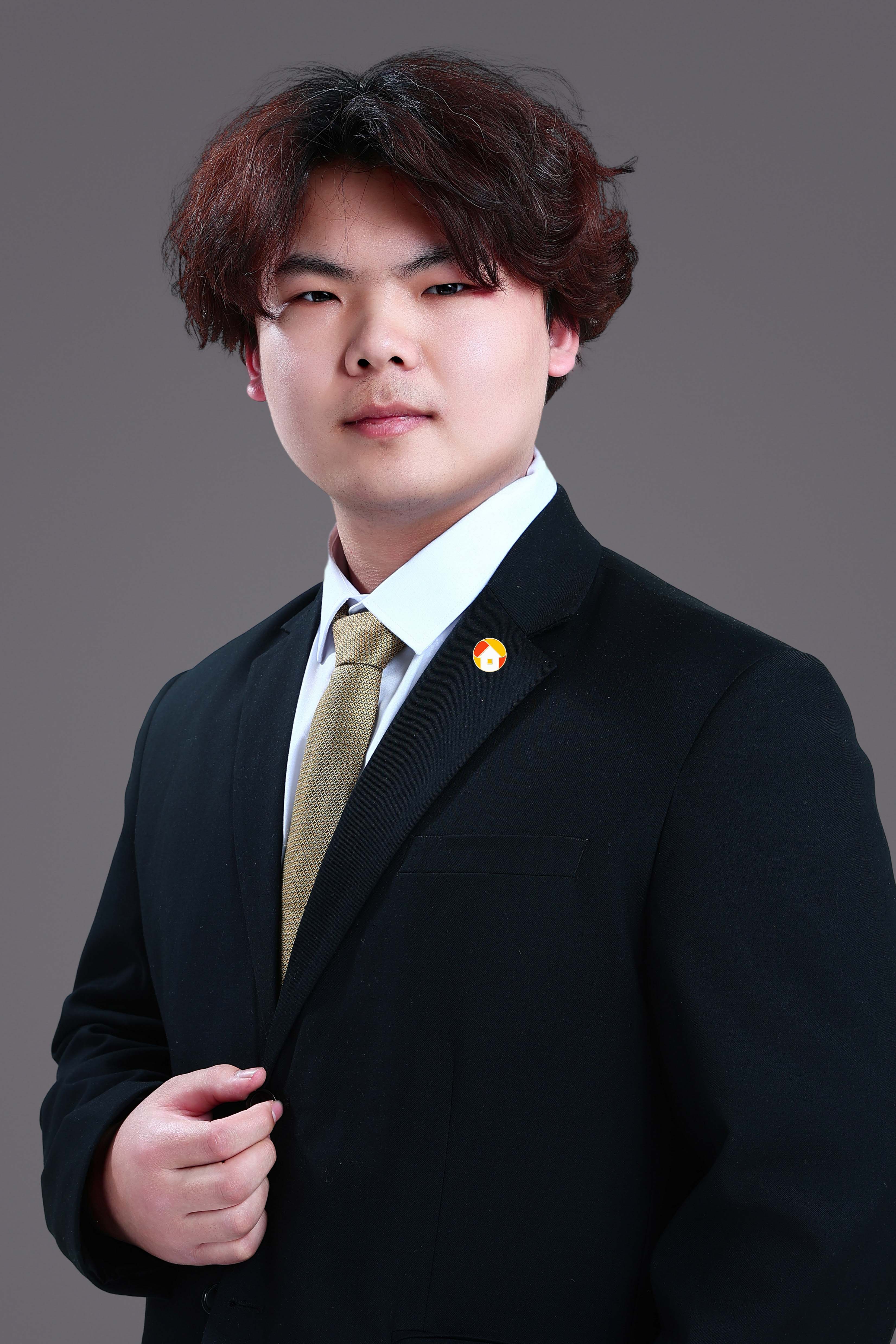 我爱我家经纪人胡立昊