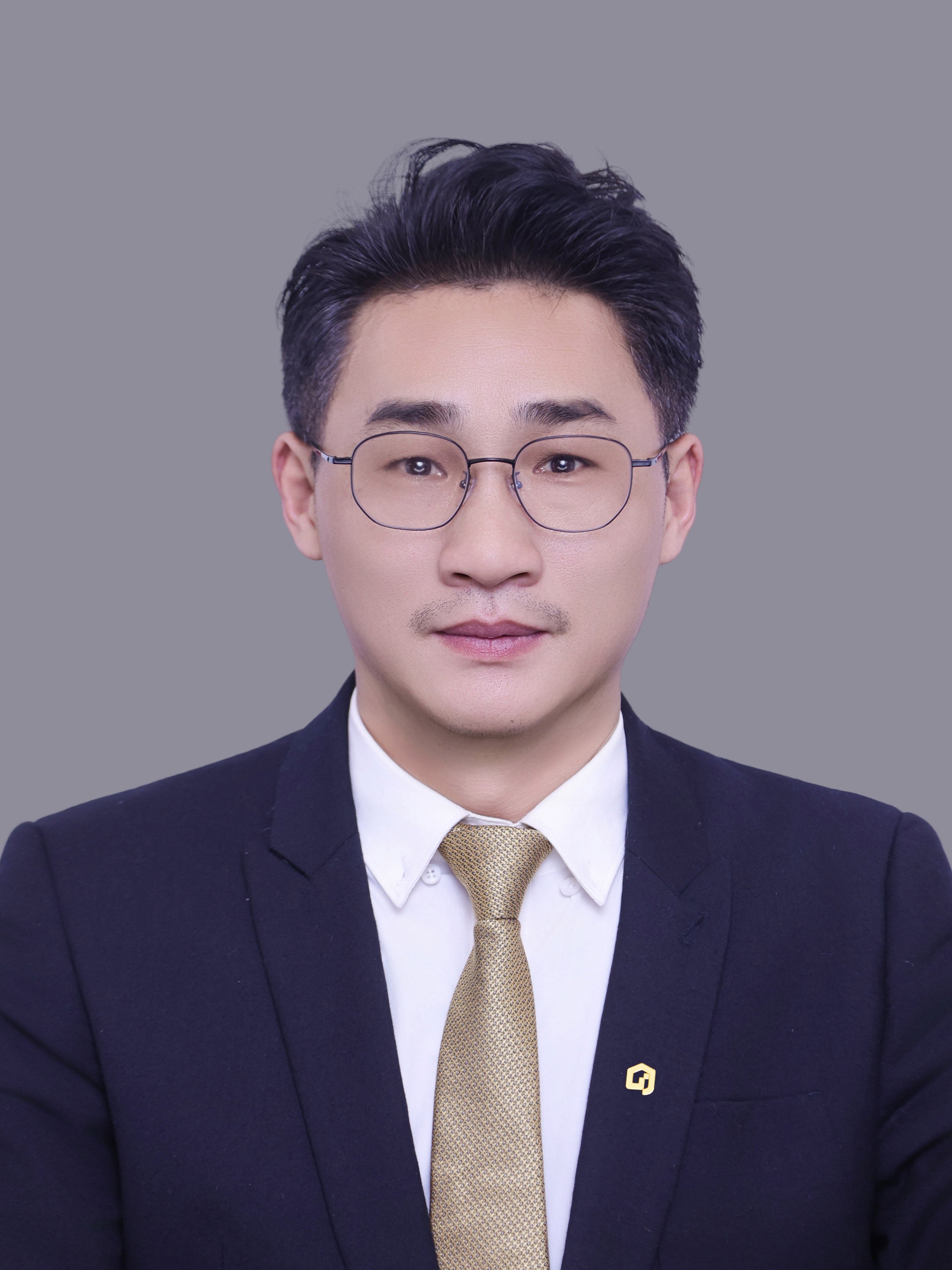 经纪人周春林