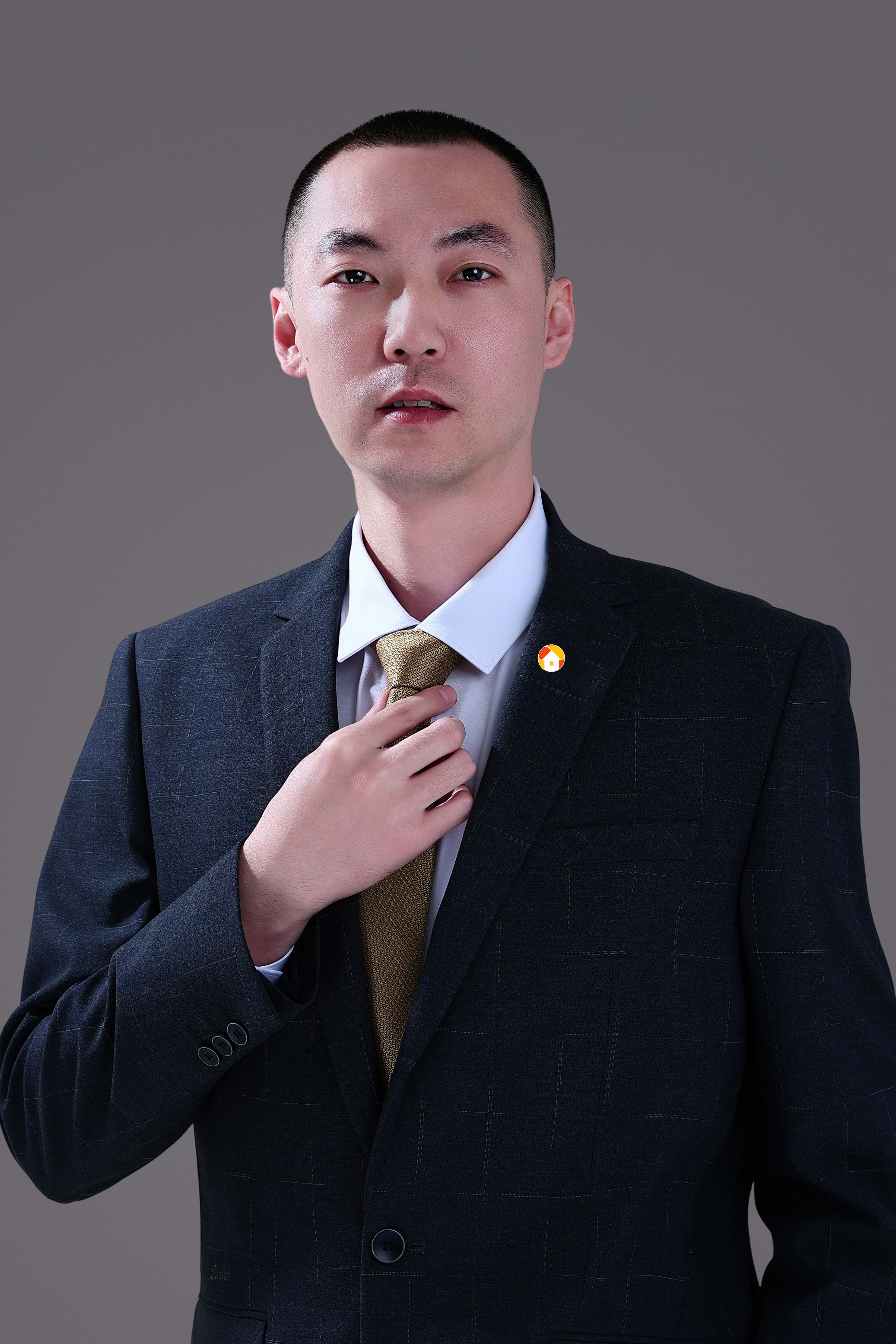 经纪人李华宇