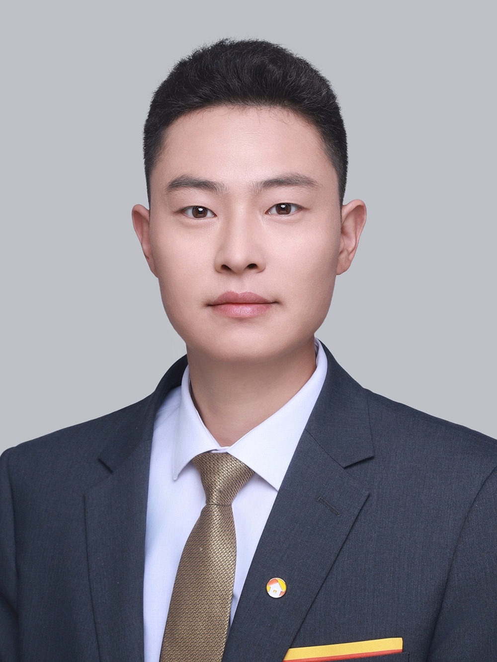 经纪人严瑞鹏