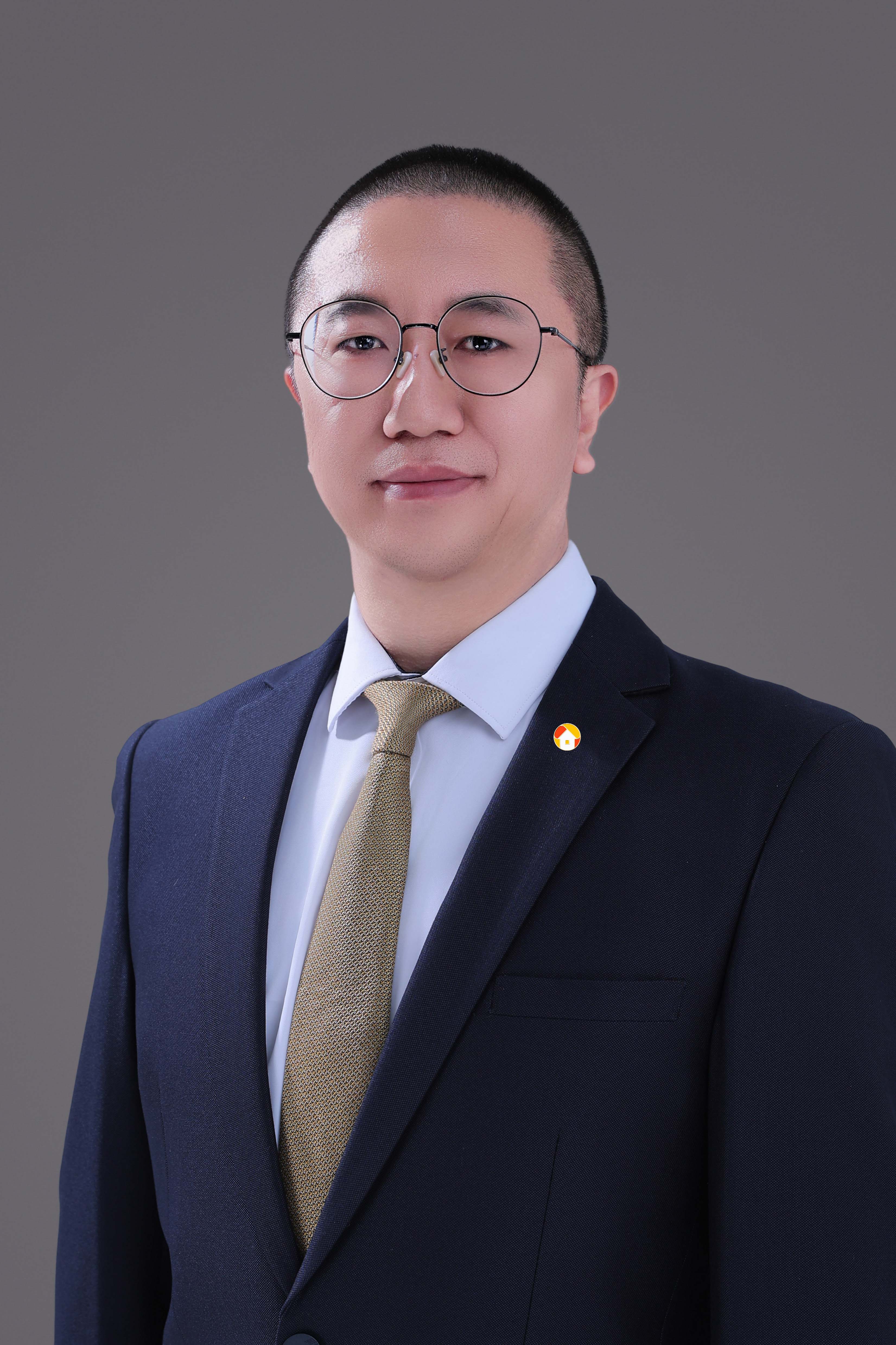 经纪人何小军
