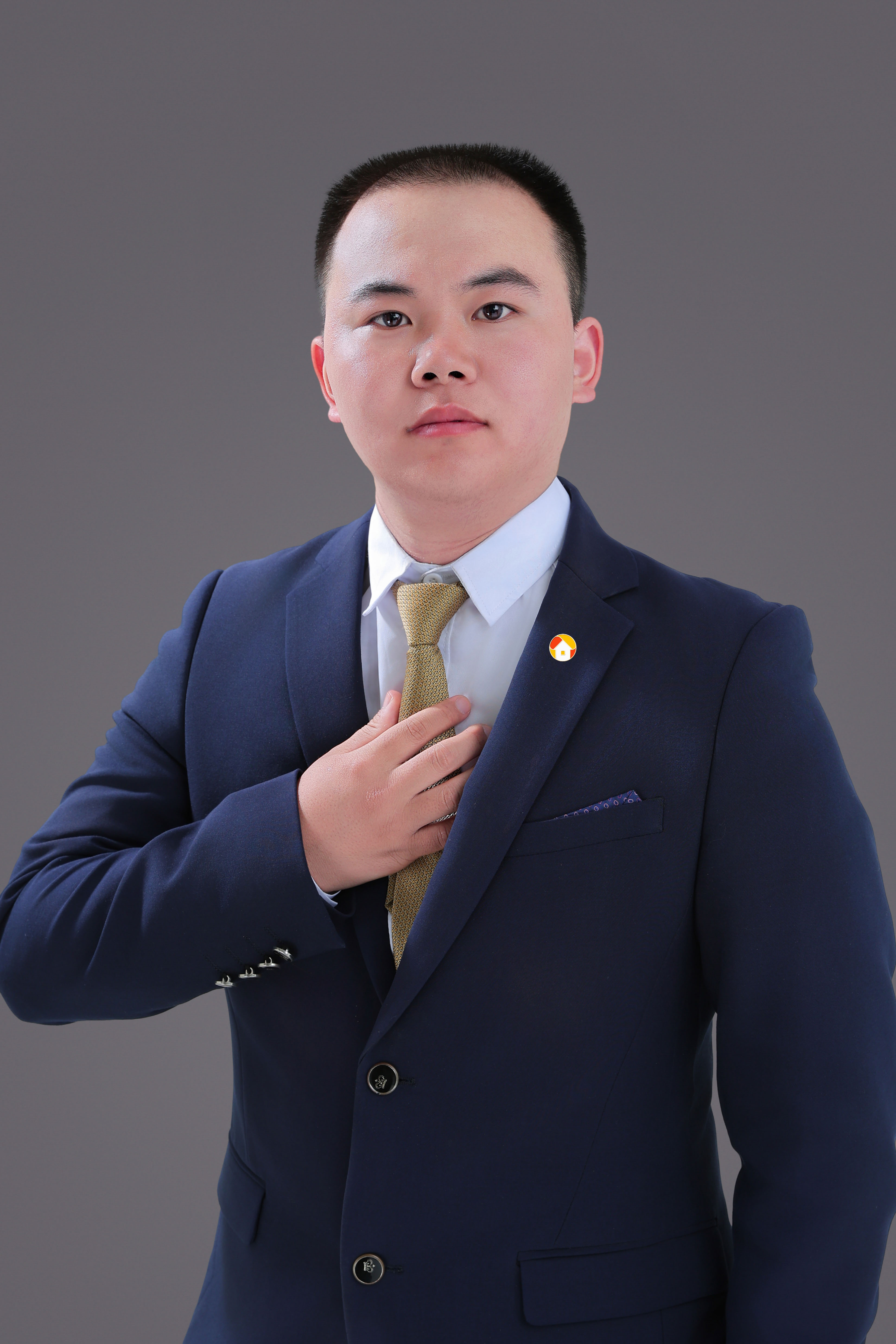 我爱我家经纪人明旺露