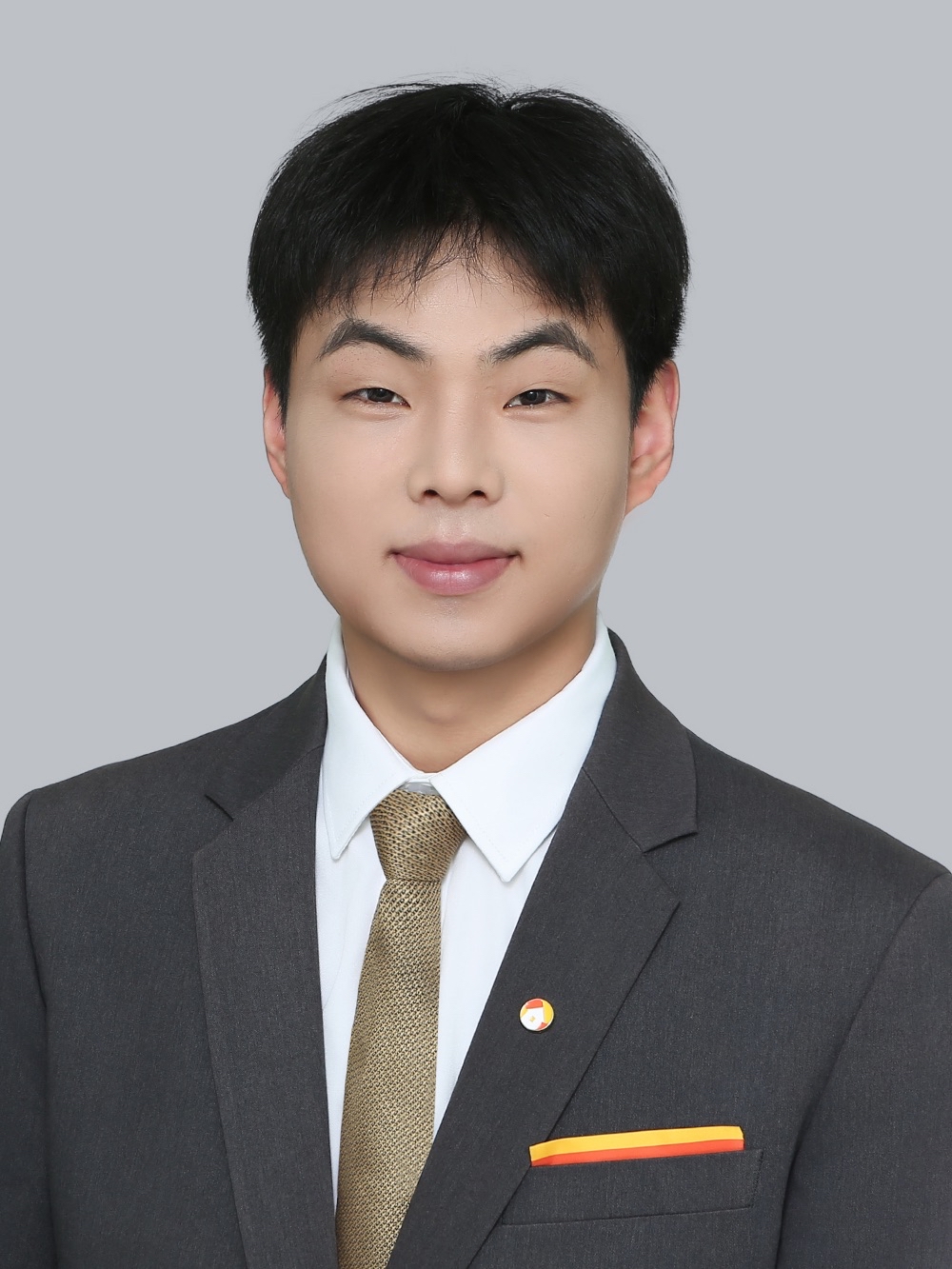 我爱我家经纪人解亚昆