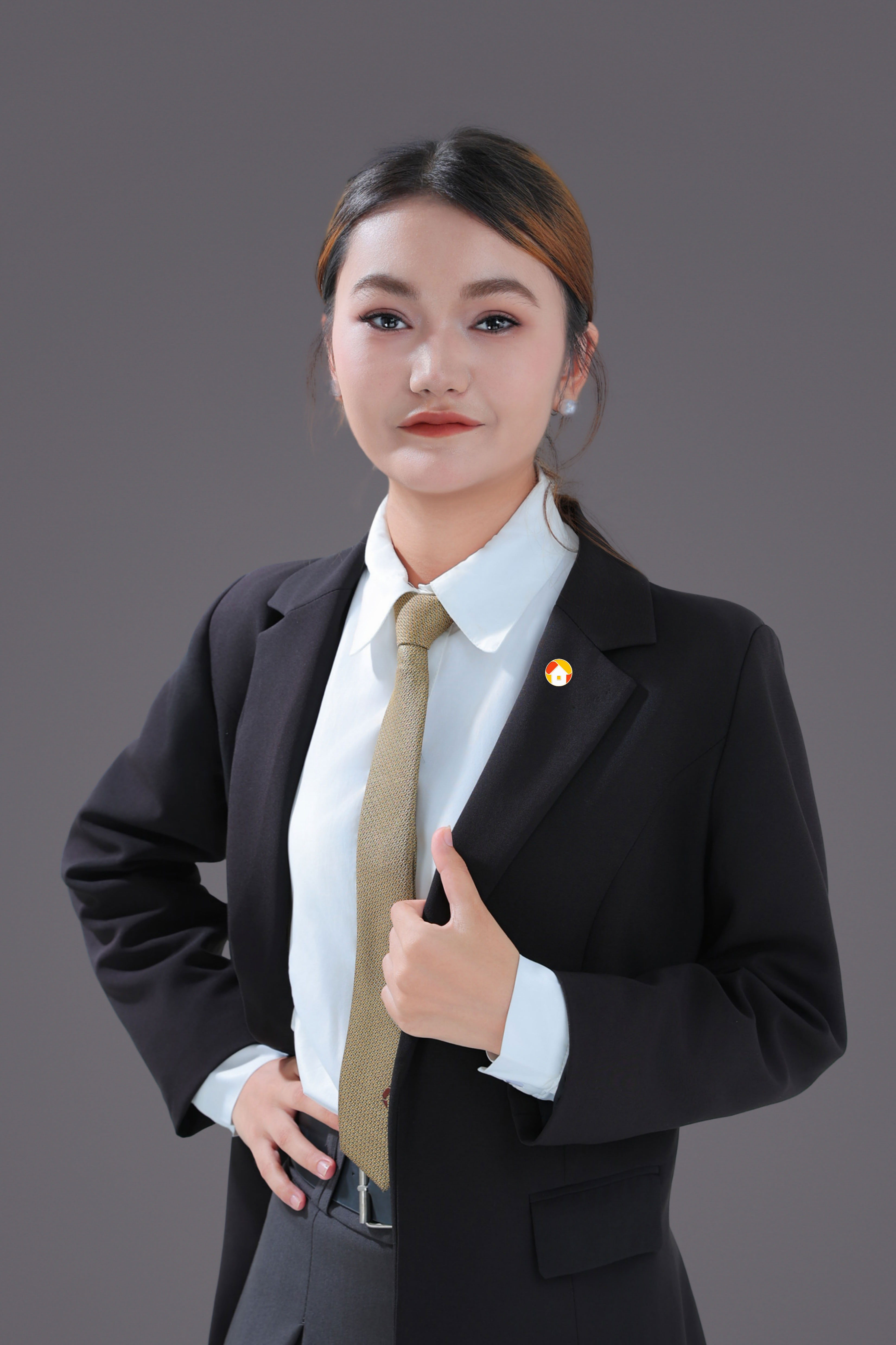 我爱我家经纪人麦合丽娅罕·祖农