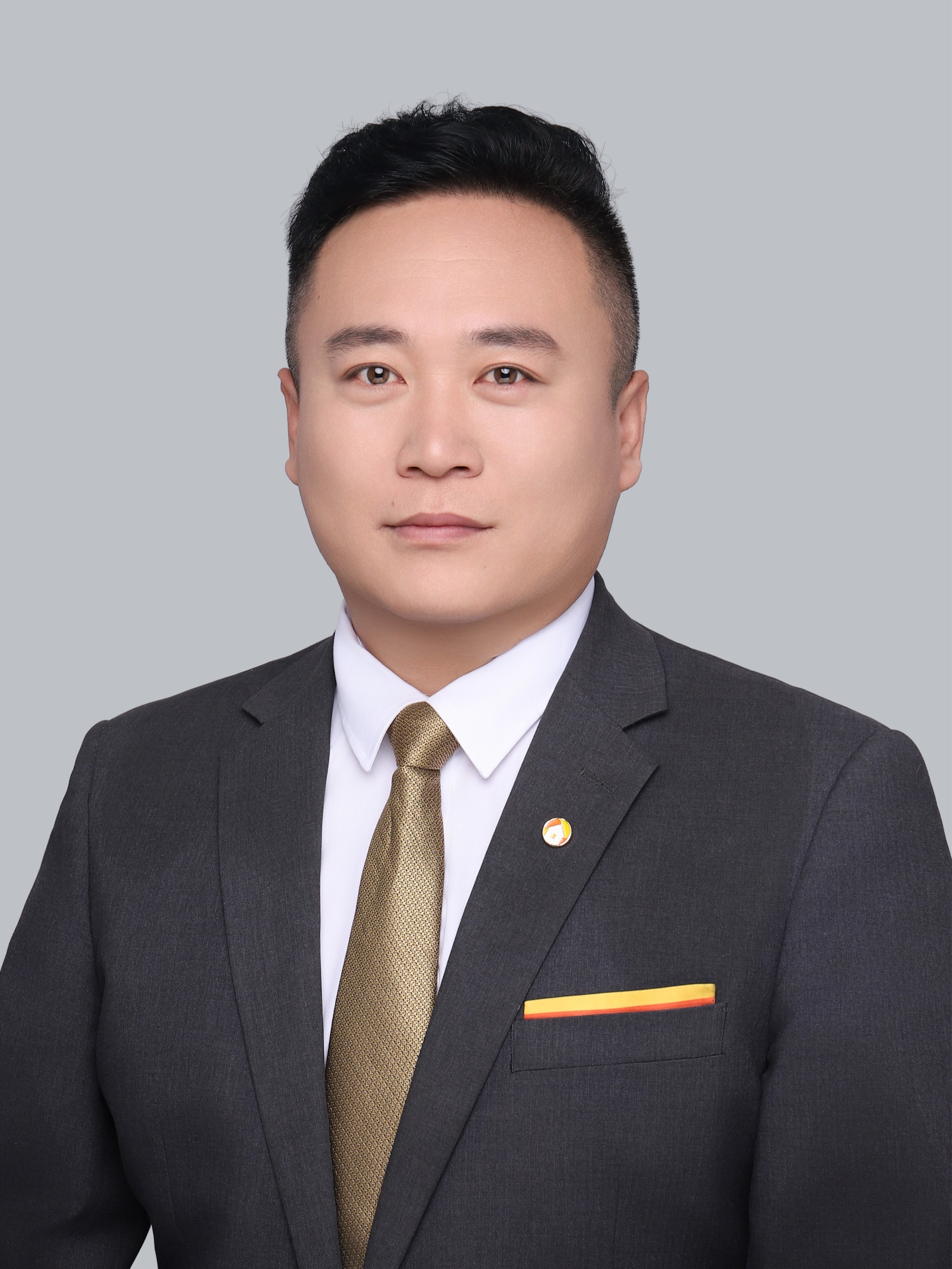 经纪人王伟