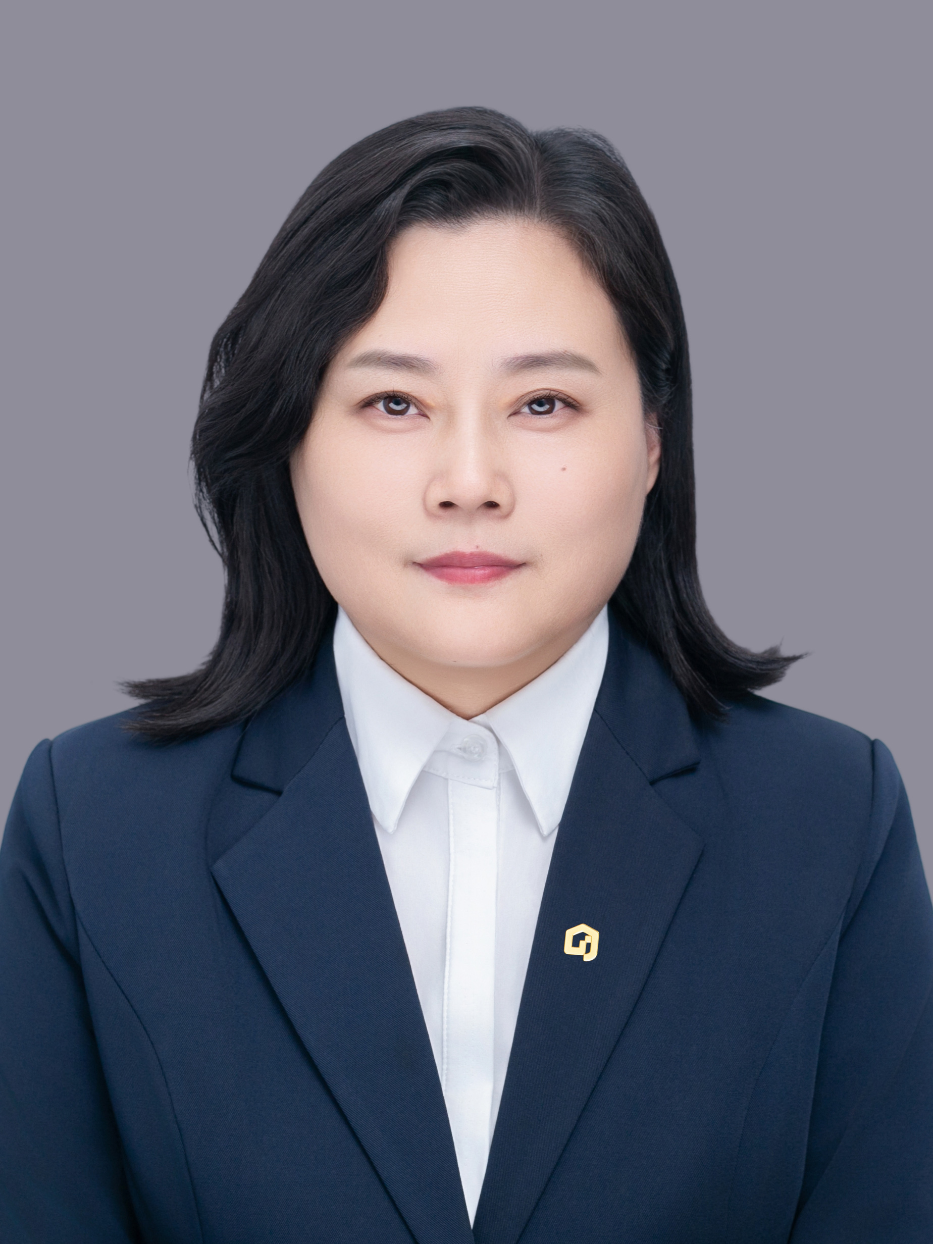 张莹