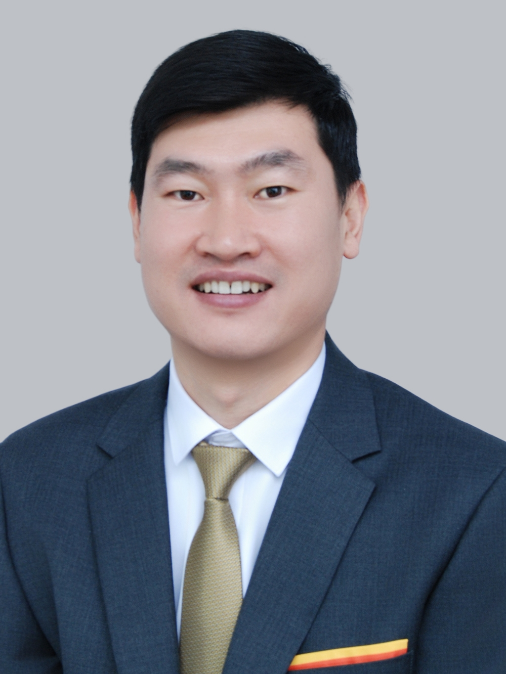 经纪人李东