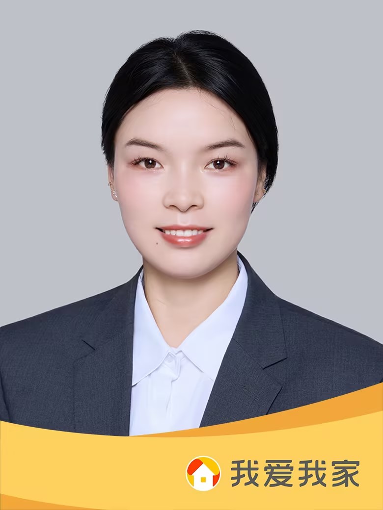 经纪人何文艳