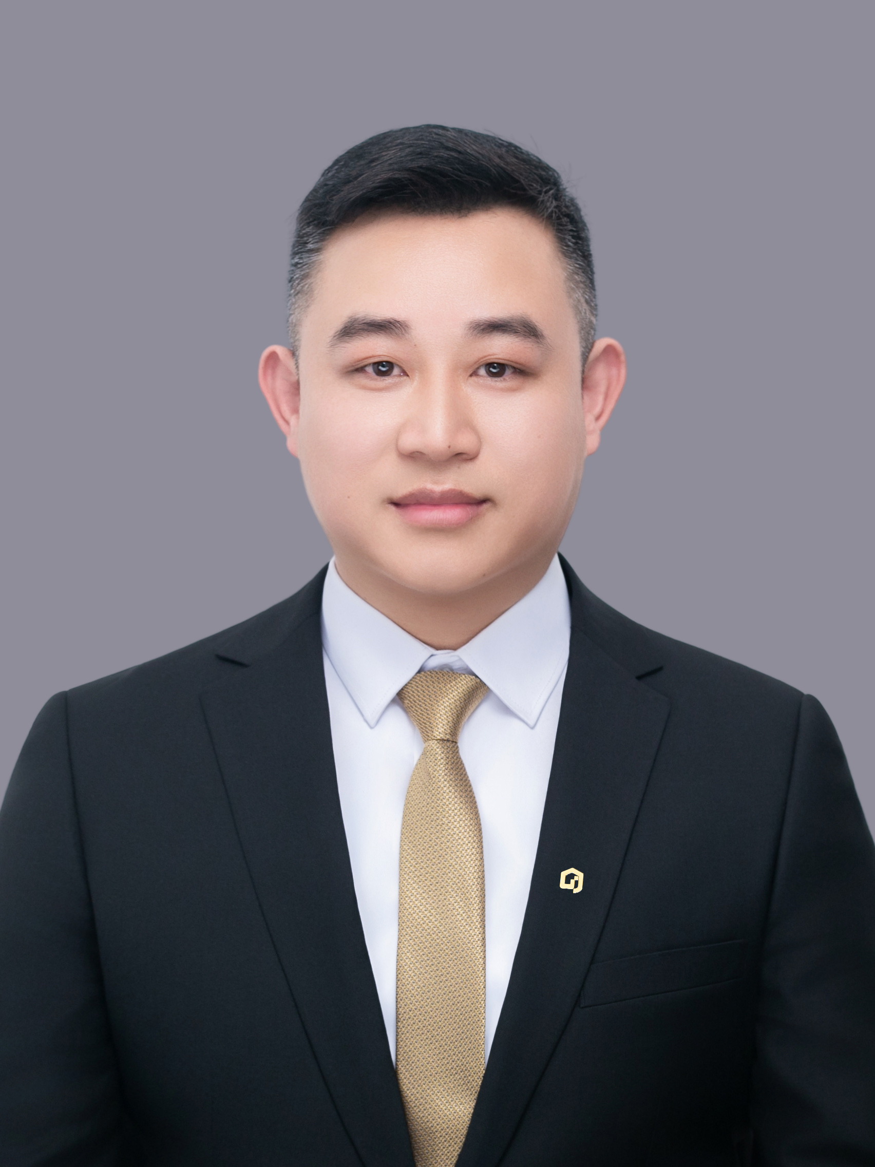 经纪人周青