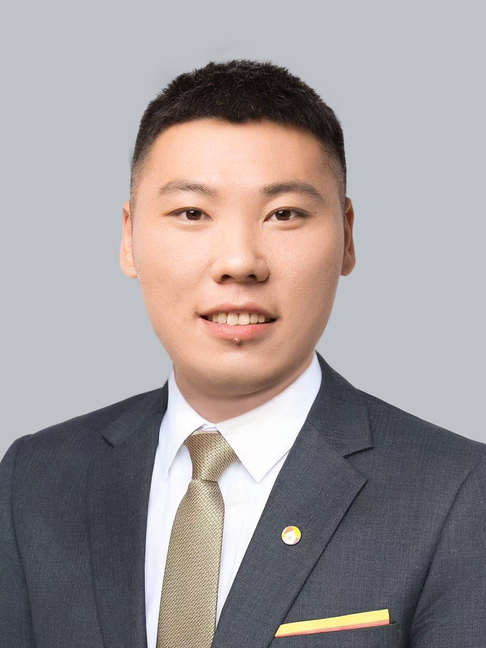 经纪人齐鹏