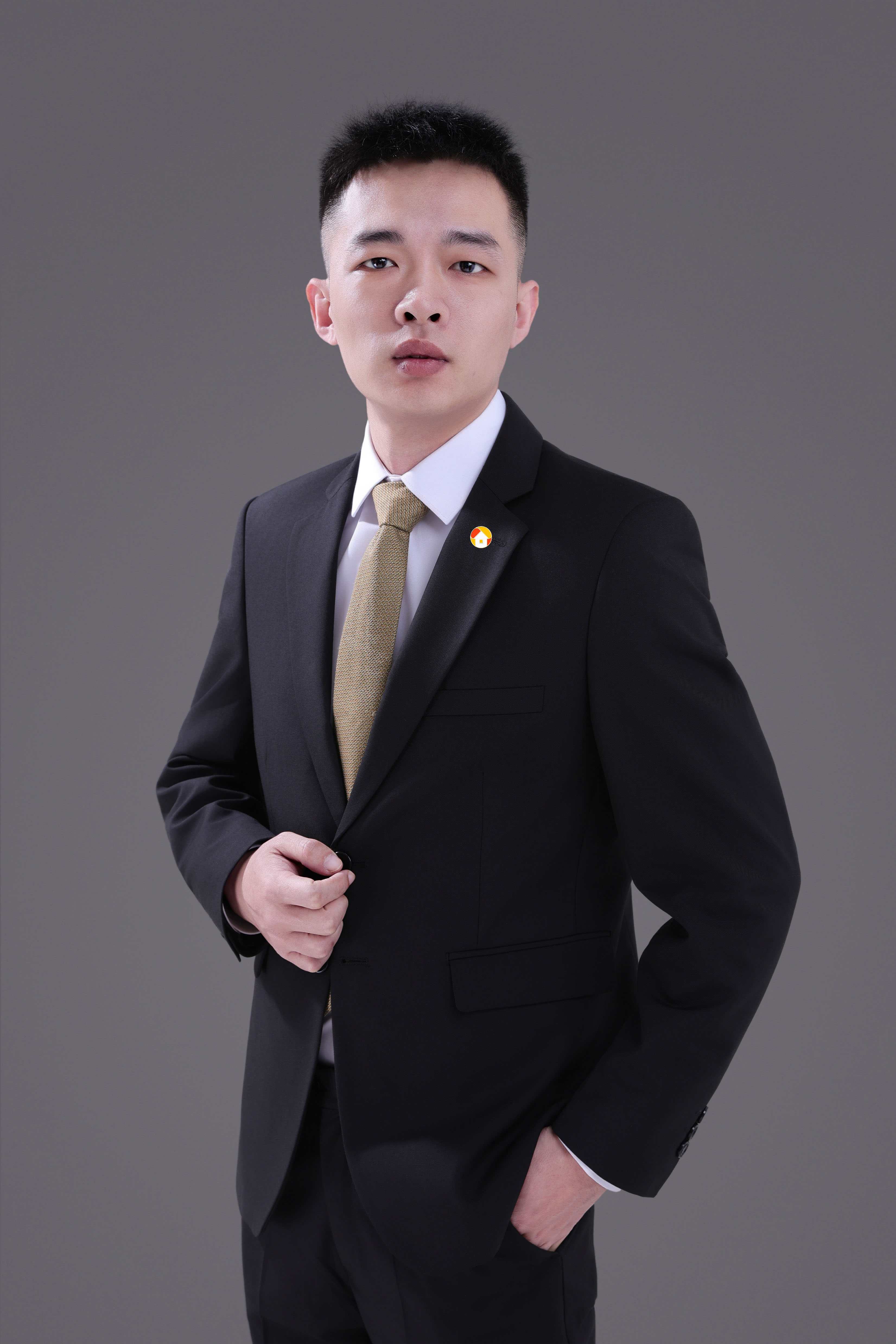 经纪人张健