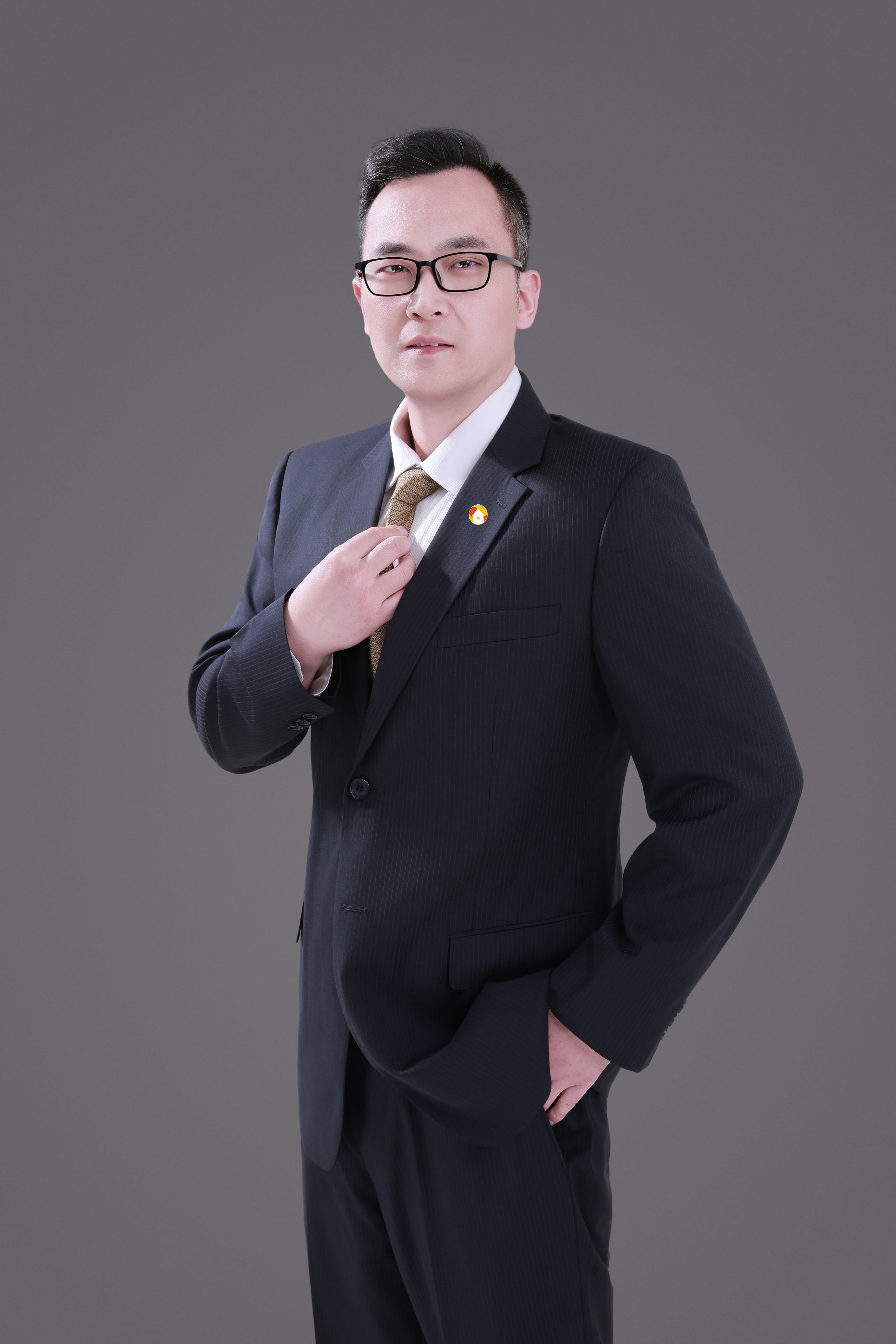 经纪人张放