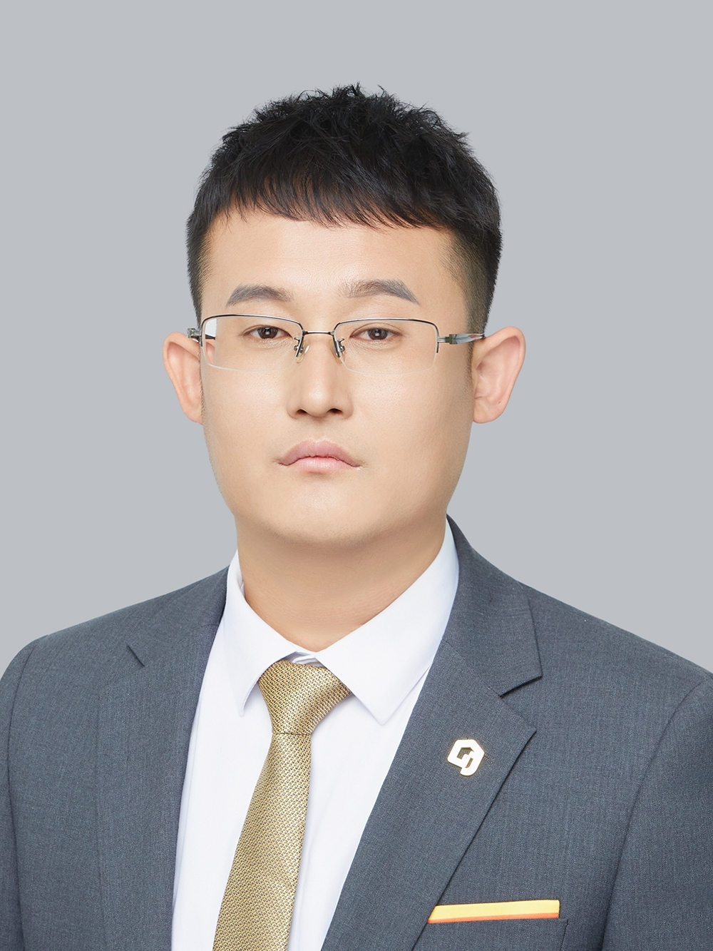 经纪人黑焕超