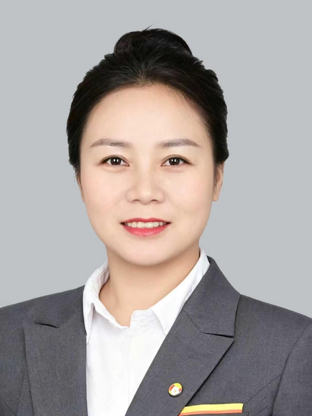 经纪人杨英