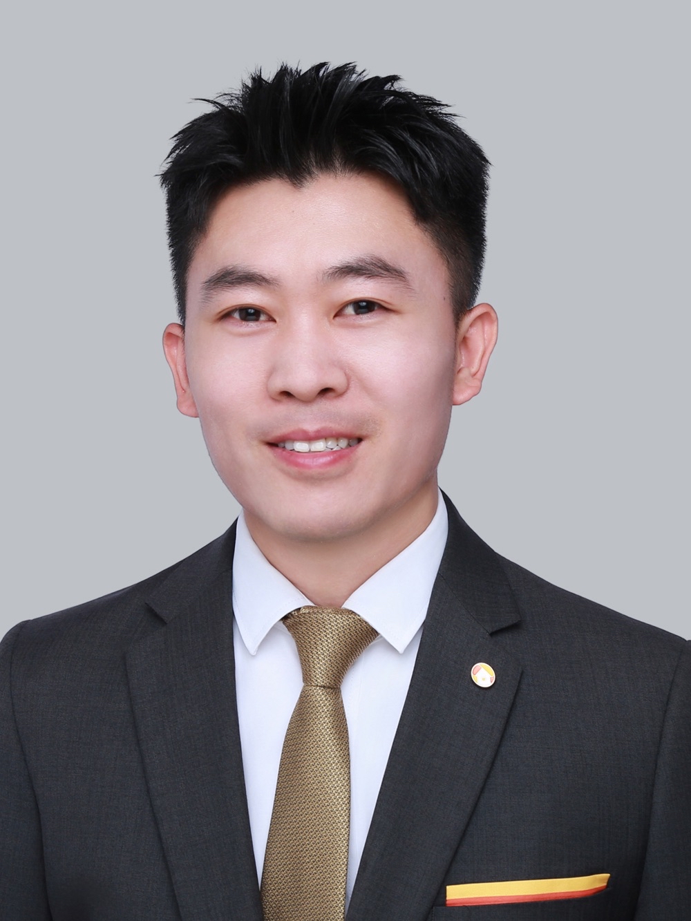 经纪人周鹏