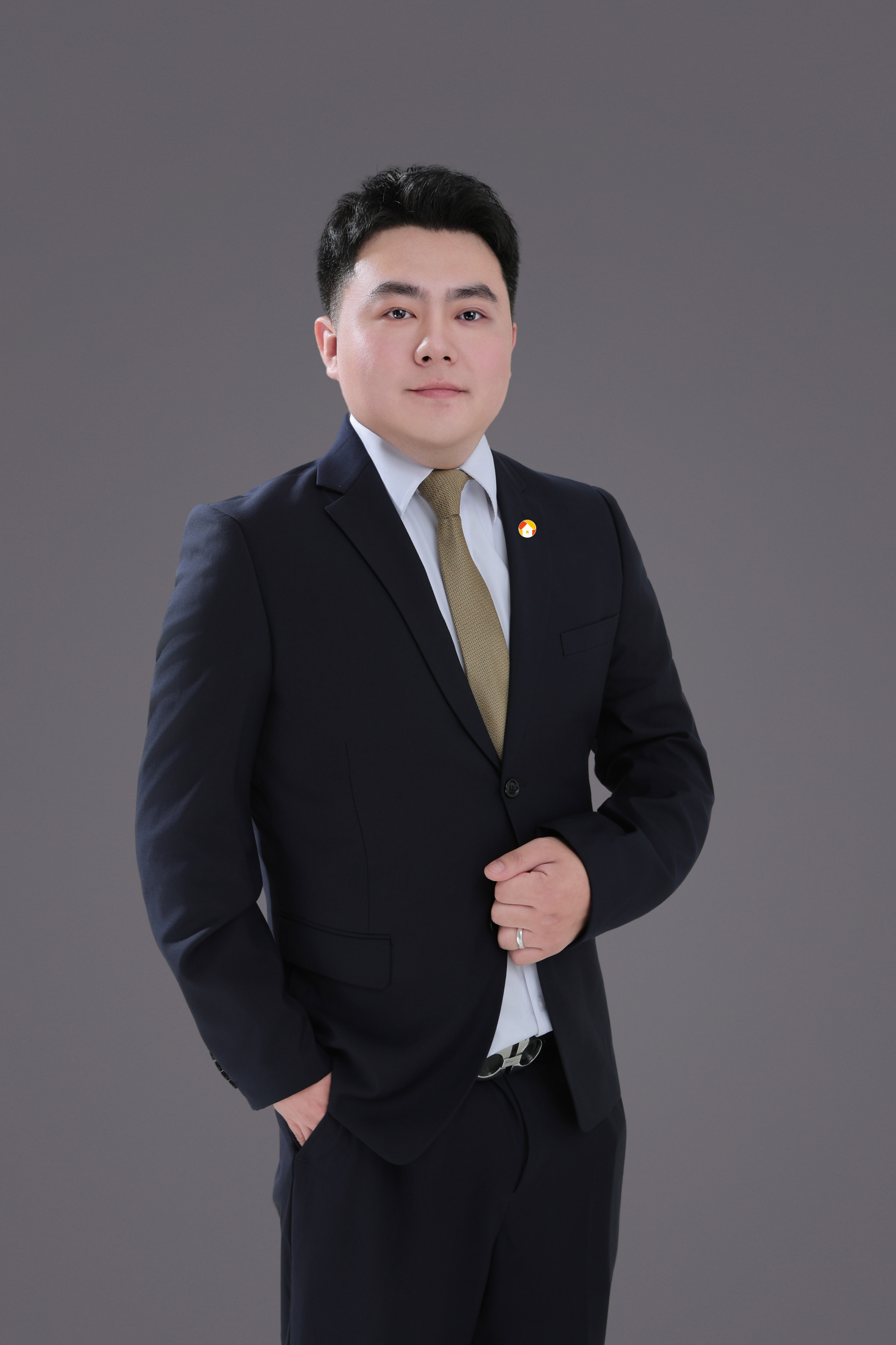 经纪人董松楠