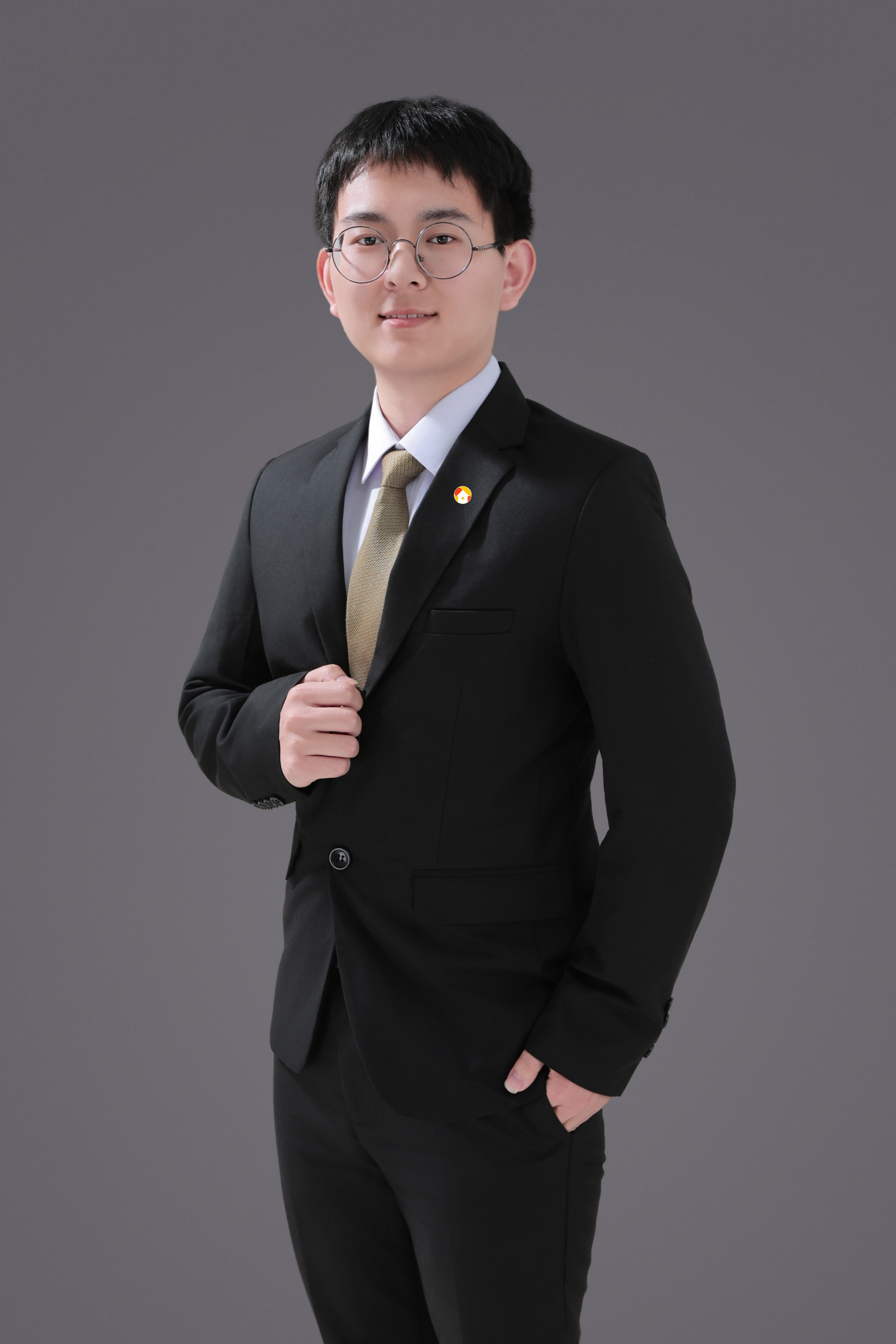 经纪人刘兴达